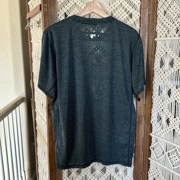 Prana Athletic Tee Men’s Large - Picture 3 of 3